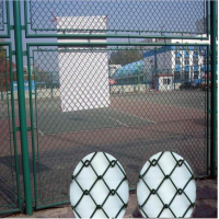厂家供应定制球场围网 运动场围栏体育场隔离护栏加工定制